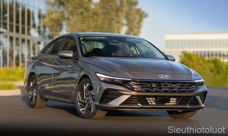 Hyundai Elantra và Mazda 3.