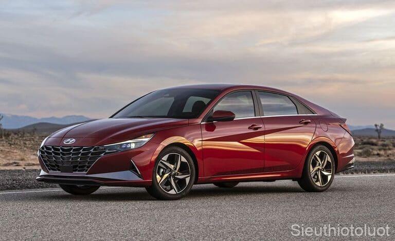 Huyndai Elantra có nhiều công nghệ hiện đại cùng thiết kế mới mẻ.