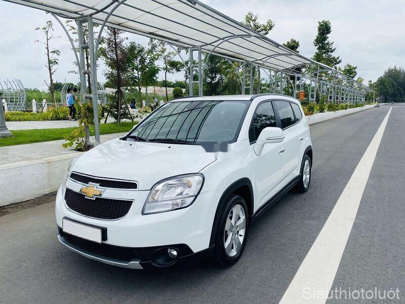 Chevrolet Orlando thiết kế chắc chắn, di chuyển tiện lợi dễ dàng.