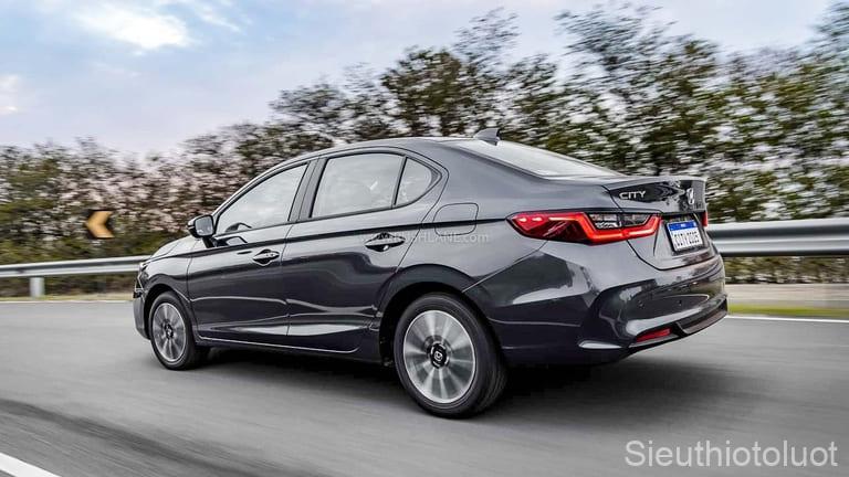 Honda City thiết kế theo dạng thể thao mạnh mẽ.