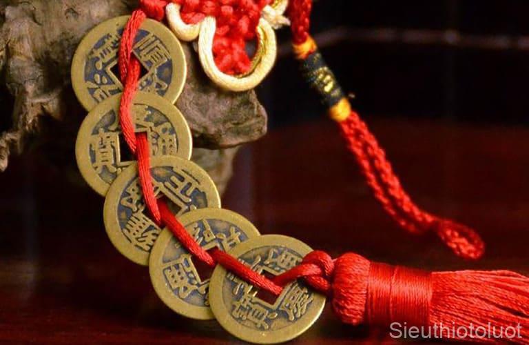 Chuỗi tiền cổ mang lại tài lộc, may mắn cho gia chủ trưng bày phổ biến tại nhà, xe ô tô.