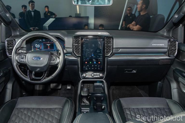 Ford Everest 2025.