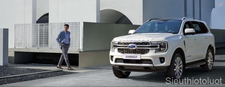 Ford Everest 2025 có mức giá nhỉnh hơn so với 1 số thương hiệu cùng phân khúc là nhược điểm lớn nhất.