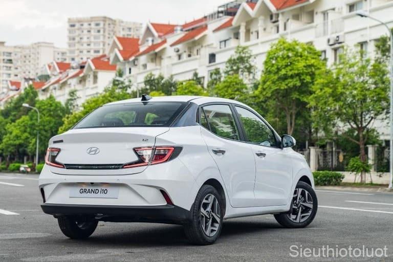 Xe có kích thước rộng rãi, mang đến không gian trải nghiệm lý tưởng cho khách hàng.