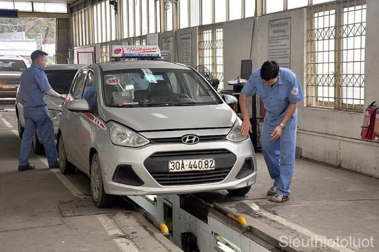 Phí Đăng Kiểm Xe Ô Tô Và Phí Đường Bộ.