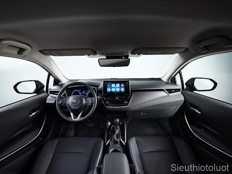 So sánh xe Honda Civic và Toyota Altis.