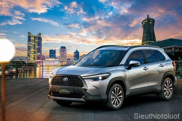 Toyota Corolla Cross mẫu xe tiết kiệm nhiên liệu phù hợp kinh tế cho gia đình.