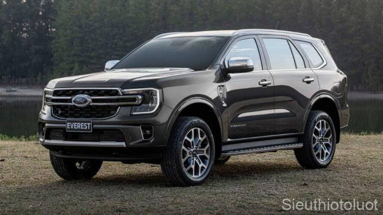 Ford Everest có mức giá nhỉnh hơn nhưng công nghệ, chất lượng được đảm bảo. 