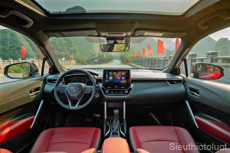 Toyota Corolla Cross có khoang cabin rộng rãi, có nhiều tính năng cải tiến nổi bật.