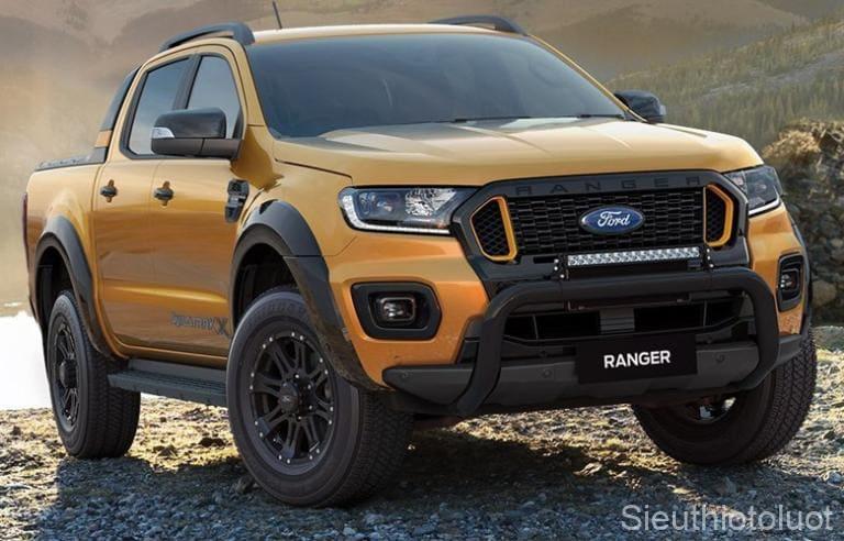 Ford Ranger 2025 mạnh mẽ, phiên bản mới có nhiều công nghệ hiện đại. 